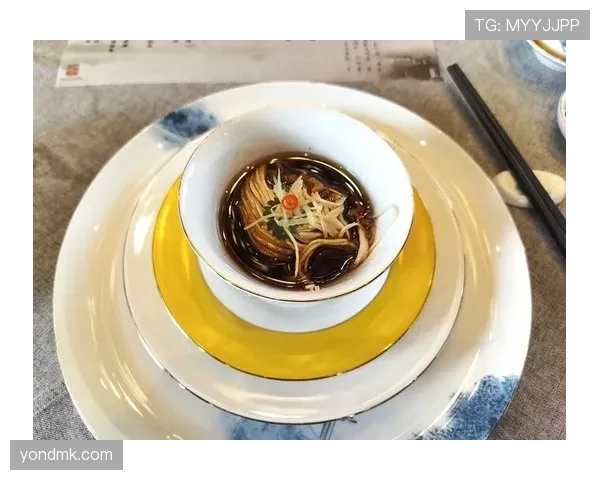 梁伟铿训练完直接拎着爱马仕去喝早茶？